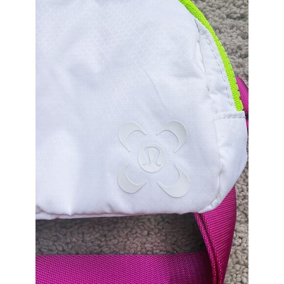 Lululemon Seawheeze 2021 Everywhere Belt Bag White Fuchsia Neon Green RARE COLOR - Picture 4 of 8
